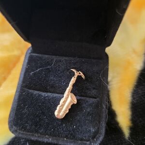 14kt Gold Saxophone Charm